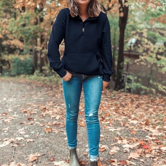 Navy Blue Quilted Pattern Top - Picture 3 of 3